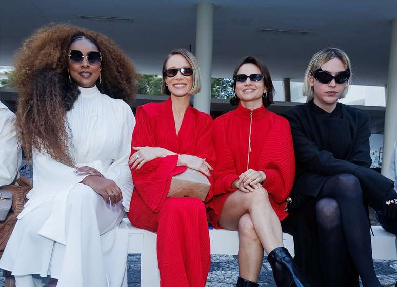 Cris Vianna, Mariana Ximenes, Bianca Comparato e Gabb no desfile Neriage 
