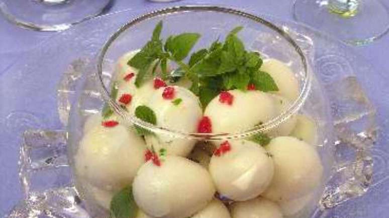Tempered quail egg: serve the tasty snack for the boys
