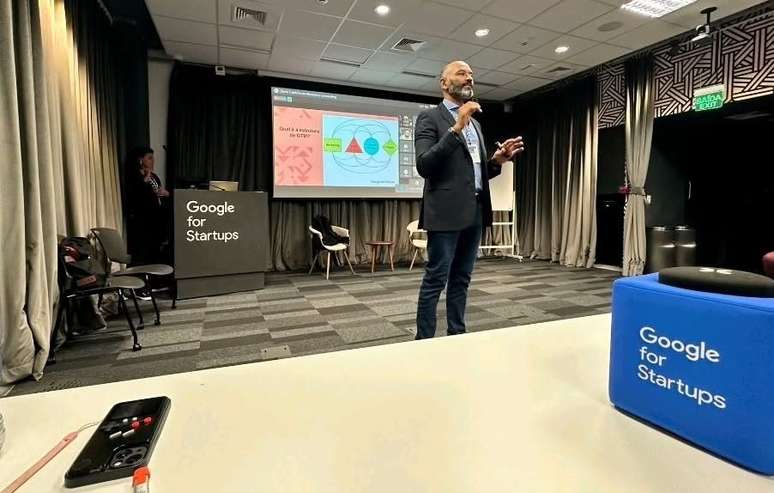 Denis Caldeira trabalhou no Google por seis anos. De l&aacute;, foi para o Facebook, onde ficou mais sete.