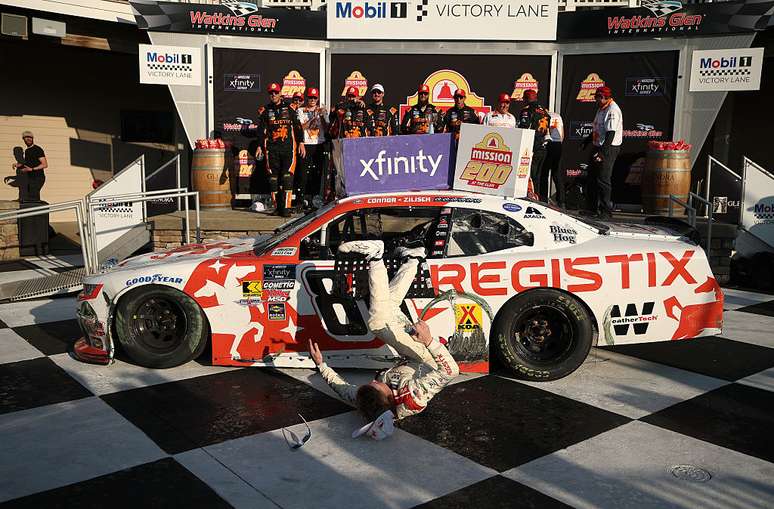 Queda aconteceu quando o piloto estava sem capacete