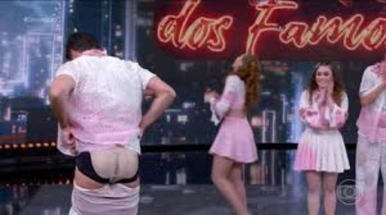 Rodrigo Faro lowers the pants and shows a filling in the butt in the famous dance