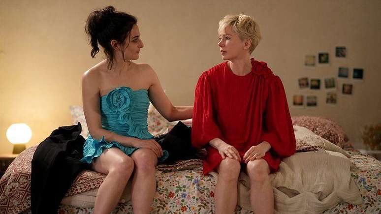 Jenny Slate e Michelle Williams em cena de 'Morrendo por Sexo'