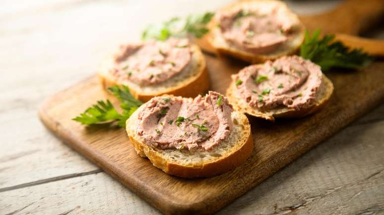 Crango Pate with rocket: perfect to serve with toast