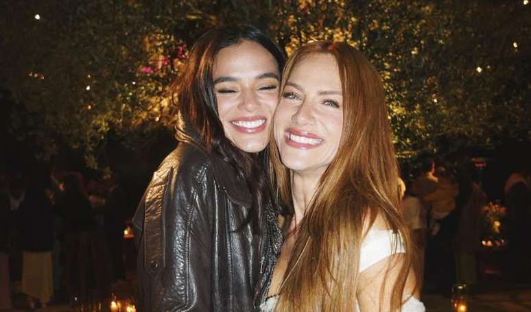 Bruna Marquezine opens the album from the renewal of the votes of Bruno Gagliaso and Gio Ewbank and comments from the actress against the bouquet: “We have evidence”