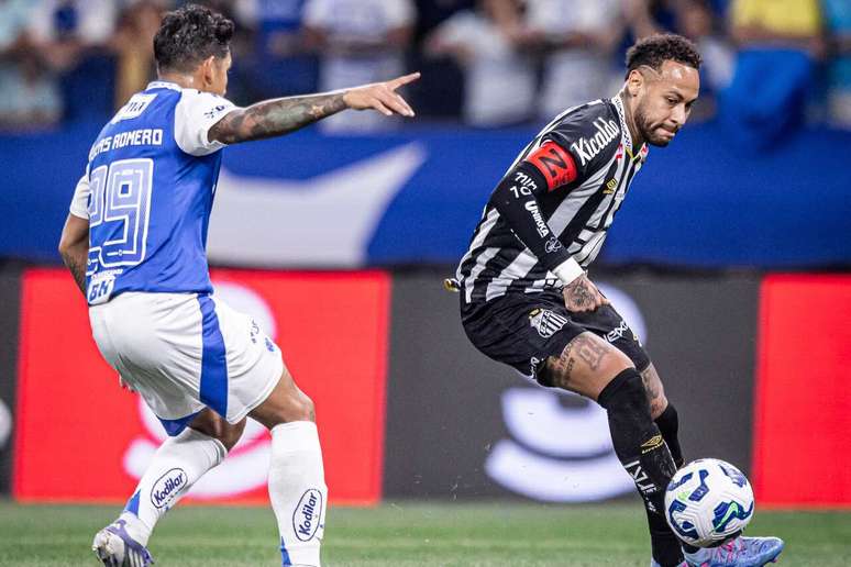 Neymar alcan&ccedil;ou a marca de seis jogos pelo Santos atuando os 90 minutos &ndash;