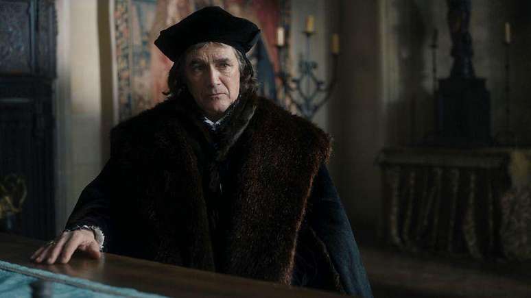 Mark Rylance interpreta o conselheiro do rei Henrique 8&deg;