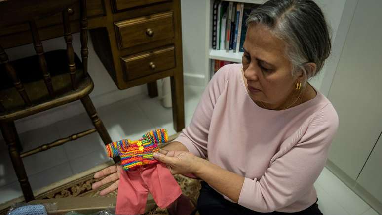 "Voc&ecirc; n&atilde;o encontra roupas deste tamanho nas lojas", conta a m&eacute;dica