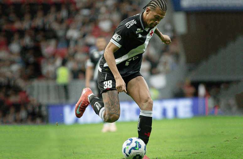 Jo&atilde;o Victor busca recuperar confian&ccedil;a da torcida &ndash;