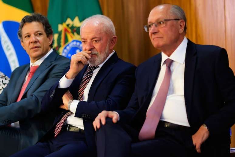 Reunião entre Lula e ministros não foi conclusiva para anúncio de plano de contingência