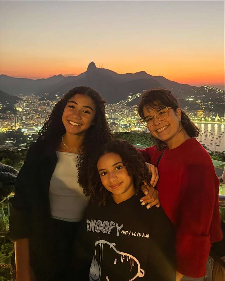 Samara Felippo alfineta 'pai de internet' em publica&ccedil;&atilde;o de Dia dos Pais