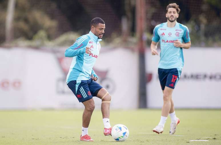 Nicol&aacute;s de la Cruz pode voltar aos relacionados do Flamengo &ndash;