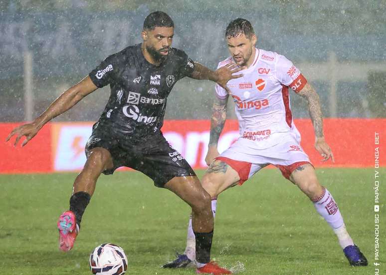 Chuva forte marcou a primeira etapa –