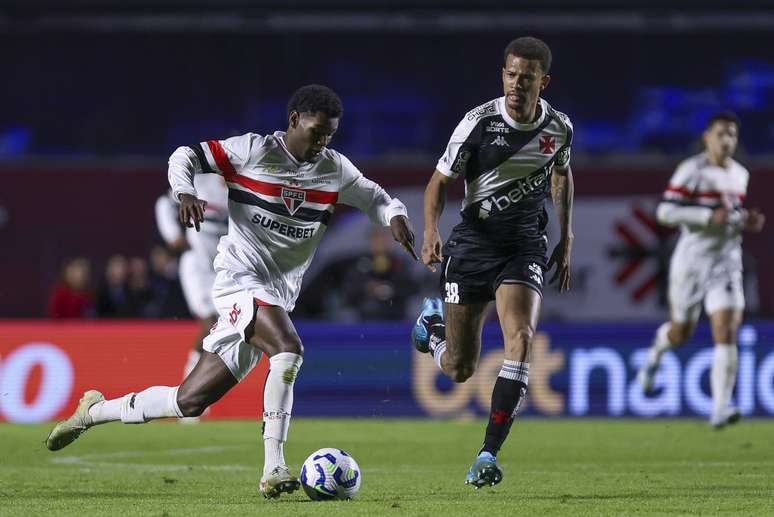 Jogador est&aacute; perto de defender as cores do Shakhtar Donetsk, da Ucr&acirc;nia (Photo by Ricardo Moreira/Getty Images)