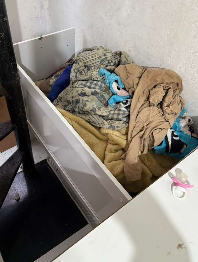 Casa onde crian&ccedil;as ficavam estava insalubre, diz pol&iacute;cia &mdash;