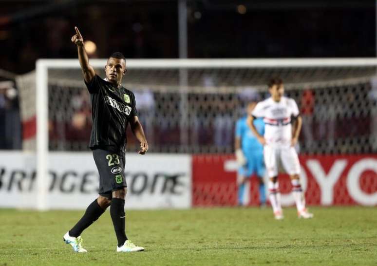 Borja comemora seu gol durante jogo entre São Paulo e Atlético Nacional, no Morumbi.