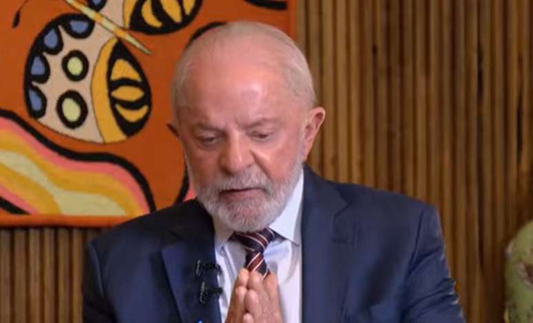 Lula (PT) afirmou que empresas estrangeiras serão regulamentadas assim como as brasileiras