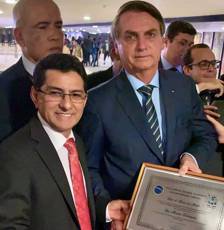 Em 2019, Océlio esteve em Brasília para participar de um culto de ação de graças promovido pelo ex-presidente Jair Bolsonaro (PL).