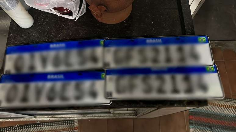 Criminosos usaram placas de veículos clonadas para entrar no condomínio