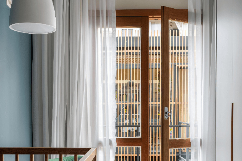 Reformar &eacute; uma &oacute;tima op&ccedil;&atilde;o quando &eacute; poss&iacute;vel preservar portas e outros elementos originais do im&oacute;vel Projeto: Atelier Paulo Tripoloni |