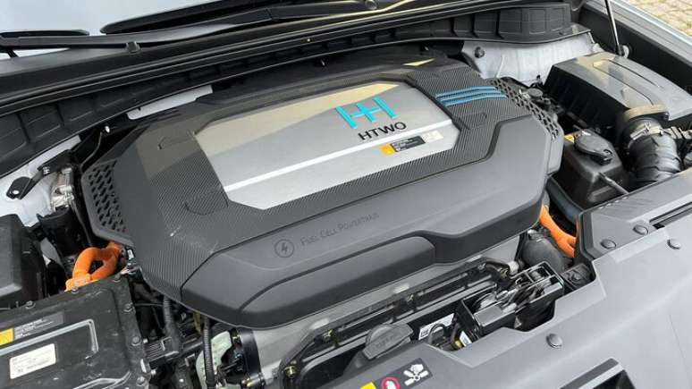Sistema de célula de combustível (FCEV) gera a eletricidade que alimenta o motor do carro