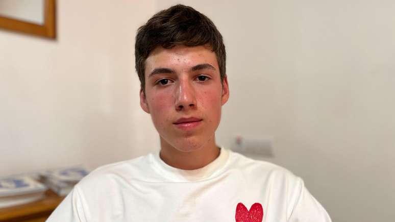 Dima &eacute; um dos jovens que participam do acampamento de ver&atilde;o para crian&ccedil;as ucranianas que t&ecirc;m entes queridos desaparecidos