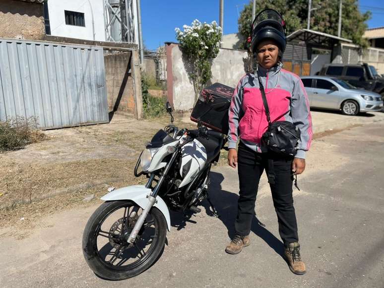 Jéssica Magalhães, de Belo Horizonte, integra o grupo Minas do Trecho, por melhores condições de trabalho para as entregadoras