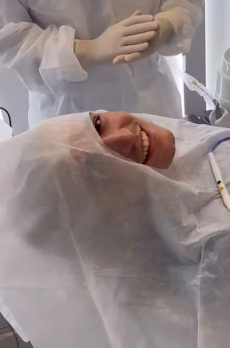 Jo&atilde;o Gomes durante cirurgia nesta ter&ccedil;a-feira, 12