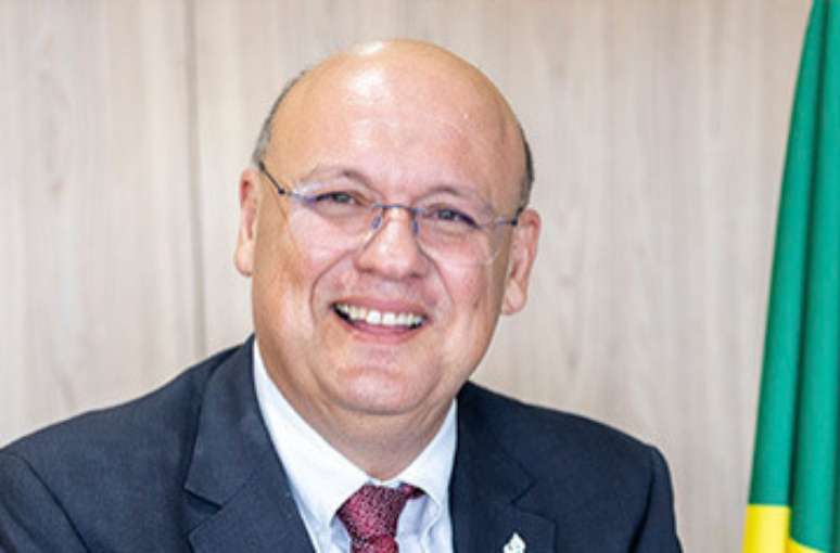 Sales of Mozart Julio Tabosa, secretary of health care specialized in Brazil Sales of Mozart Julio Tabosa, secretary of health care specialized in Brazil