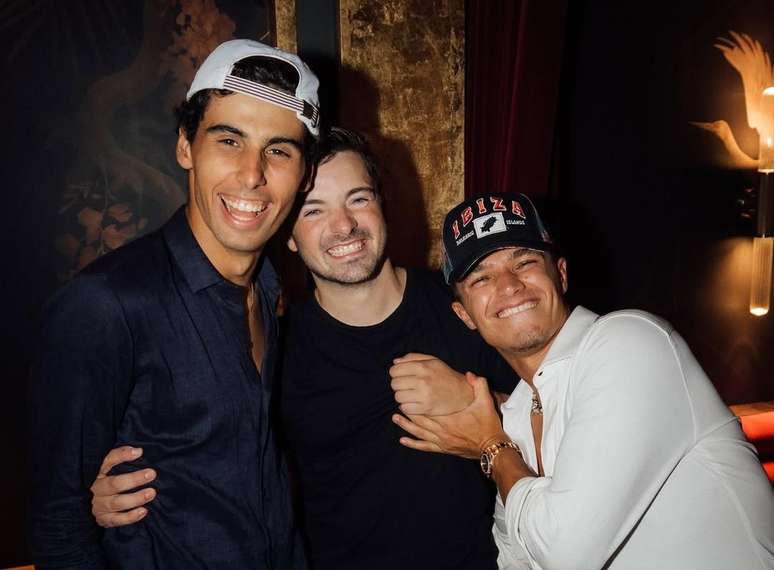 Ibiza, “Secret Meeting” and Yacht: watch how F1 cyclists have enjoyed holidays