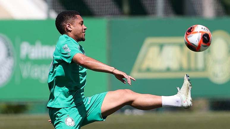 Vitor Roque vive melhor fase no Palmeiras &ndash;
