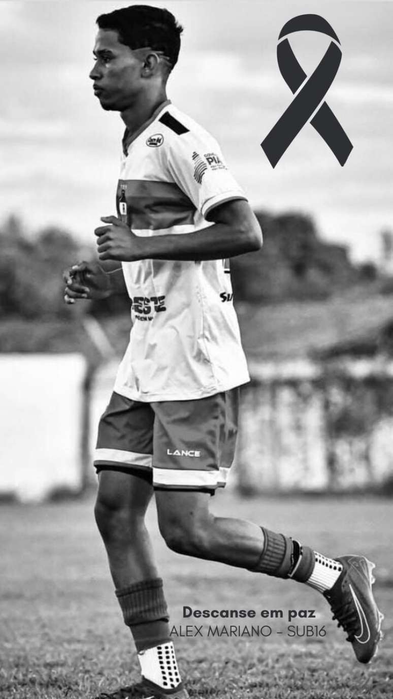 Alex Mariano em treino pelo River