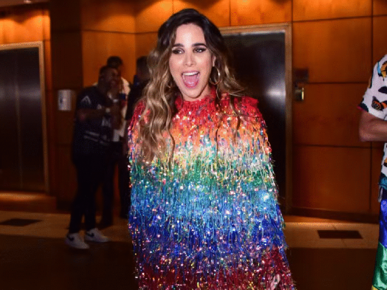 Wanessa Camargo marca presença na parada LGBTQIA+ 