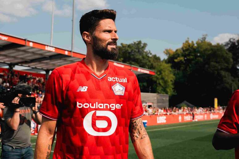Ap&oacute;s 13 anos, veterano Giroud est&aacute; de volta &agrave; Fran&ccedil;a &ndash;