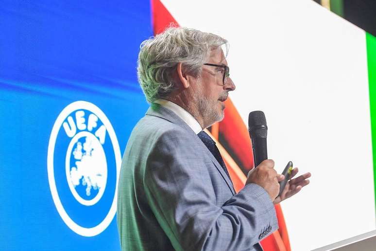 Sefton Perry, chefe do&nbsp; Centro de An&aacute;lise e Intelig&ecirc;ncia da Uefa, compartilhou com os participantes a experi&ecirc;ncia europeia &ndash;