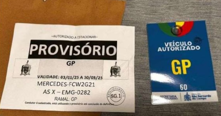 Credencial para acesso à prefeitura encontrada no apartamento de Paulo