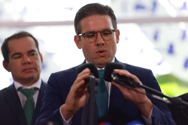 O presidente da Câmara, Hugo Motta, enviou pedidos de cassação do deputado Eduardo Bolsonaro ao Conselho de Ética