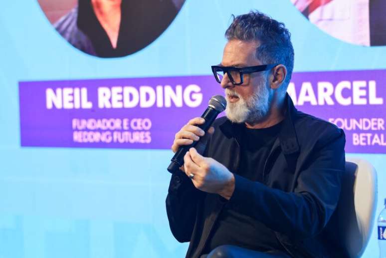 Futurista Neil Redding falou sobre relação entre humanos e agentes de IAs nas empresas