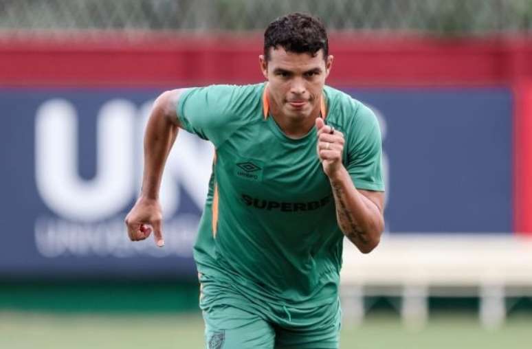 Thiago Silva returns to train on the field and approaches the return to Fluminense