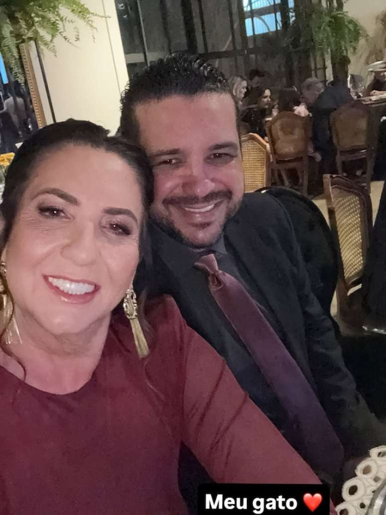 Margareth Serrão, mãe de Virginia Fonseca, e seu namorado, o sanfoneiro Danilo Nascimento