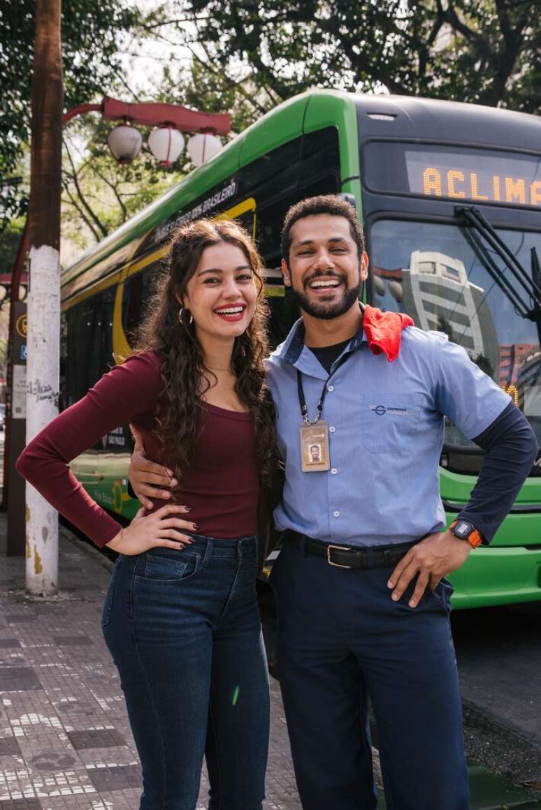 Sophie Charlotte e Amaury Lorenzo nos bastidores de 'Tr&ecirc;s Gra&ccedil;as'.