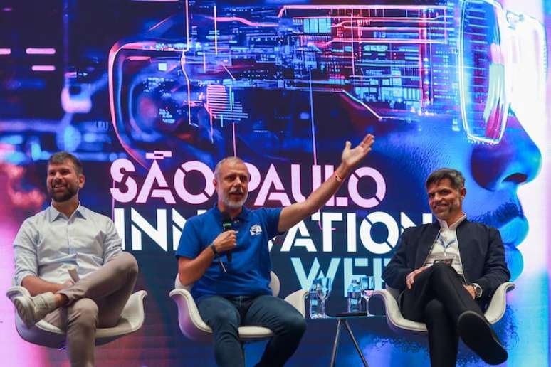 Brêtas, ao centro, disse que o SPIW vai abraçar a cidade de São Paulo