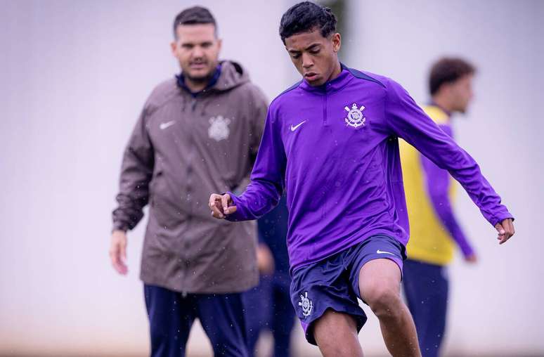 Caso Kau&ecirc; Furquim liga alerta no Corinthians &ndash;