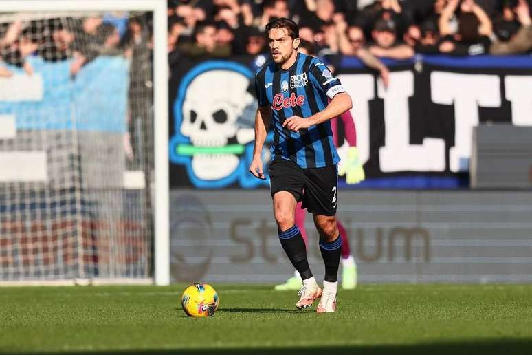 Toloi chega para dominar setor defensivo do S&atilde;o Paulo &ndash;