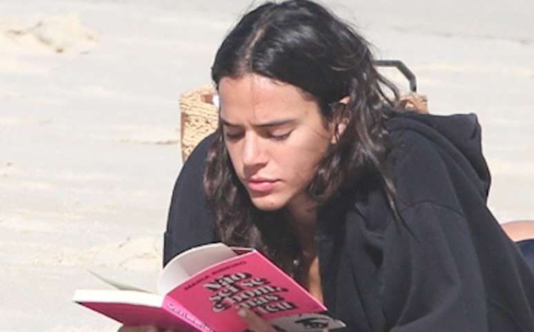 What does the Brunette Marquezine book say to read in the midst of its celebrations for the thirtieth birthday