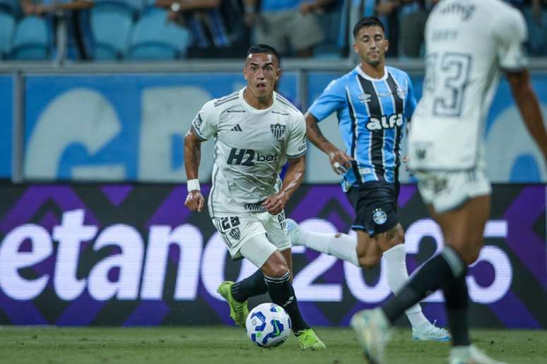 Gr&ecirc;mio venceu o duelo do primeiro turno por 2 a 1 &ndash;