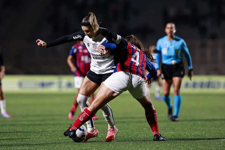 Vit&oacute;ria do Corinthians sobre o Bahia mant&eacute;m aceso o objetivo do s&eacute;timo titulo brasileiro das Brabas (sexto caneco seguido).