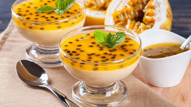 Mousse from the fruit of the light passion to delight yourself without sugar