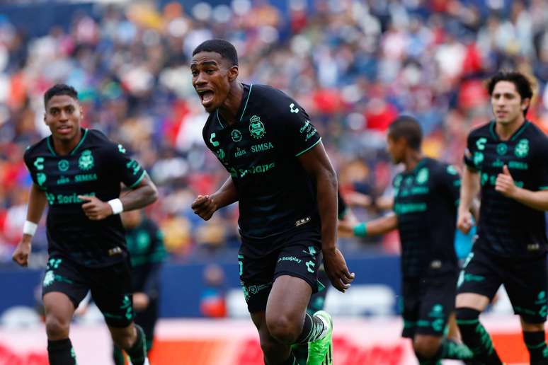 F&eacute;lix Torres pelo Santos Laguna (Photo by Manuel Guadarrama/Getty Images)