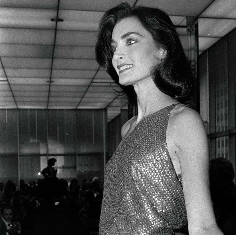 Nem ela nem seus atormentadores previram o que aconteceria alguns anos depois. Aqui, aos 15 anos, Paulina desfila na passarela da Halston