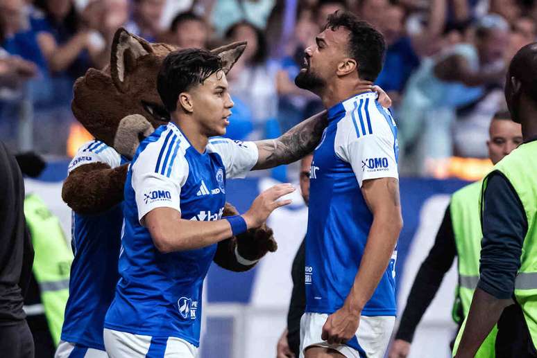 Cruzeiro &eacute; o vice-l&iacute;der do Brasileir&atilde;o e sonha com o t&iacute;tulo &ndash;